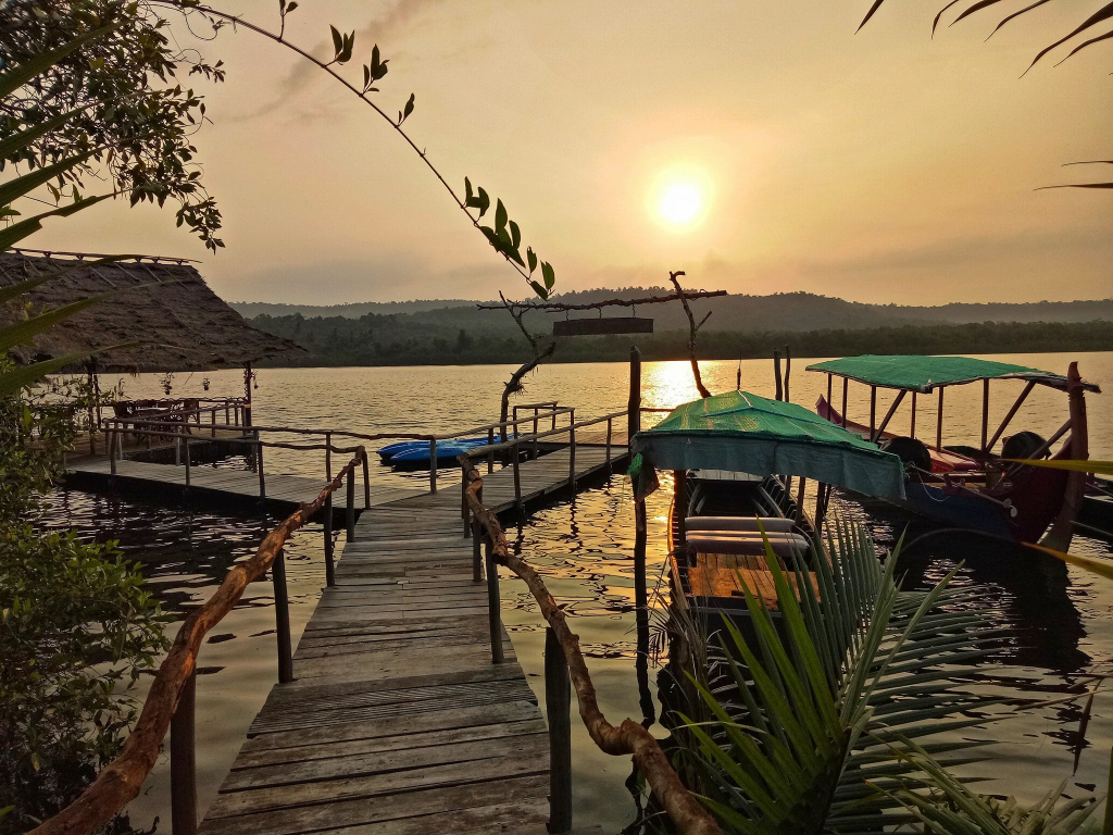 tatai riverfront resort koh kong cambodia