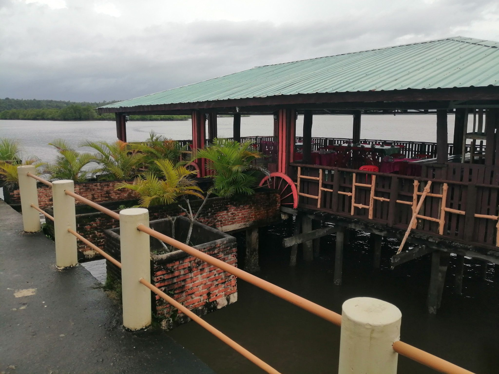 Thmorda Crab house in Koh Kong cambodia
